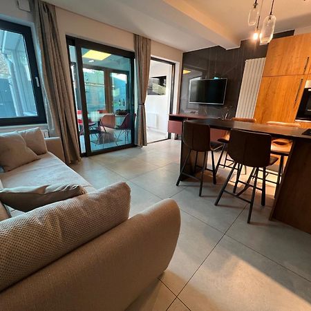 Alison Apartments Premantura Eksteriør billede