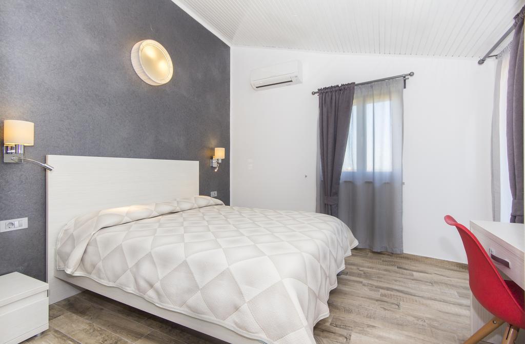 Alison Apartments Premantura Eksteriør billede