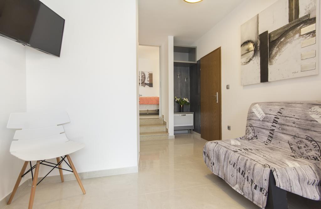 Alison Apartments Premantura Eksteriør billede