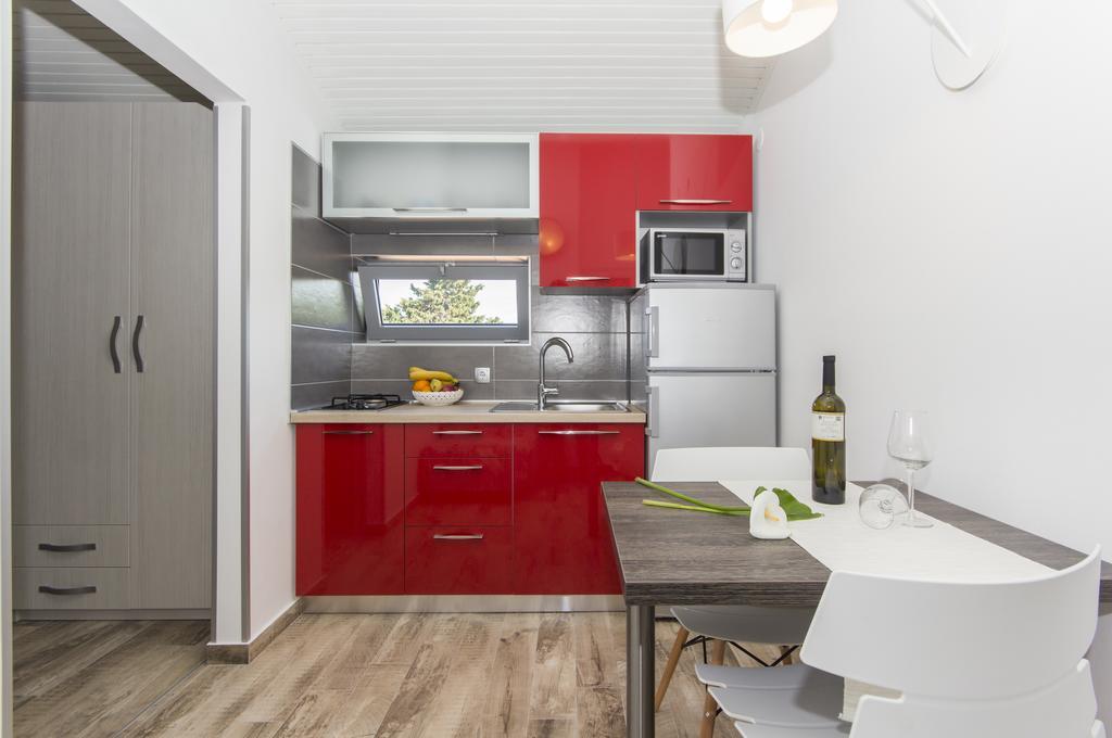 Alison Apartments Premantura Eksteriør billede