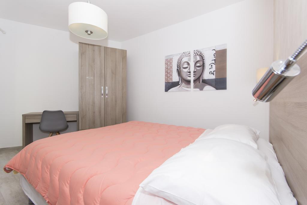 Alison Apartments Premantura Eksteriør billede