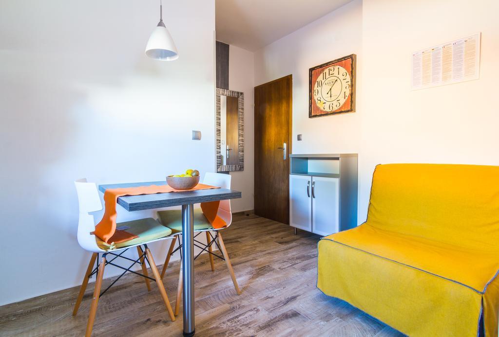 Alison Apartments Premantura Eksteriør billede