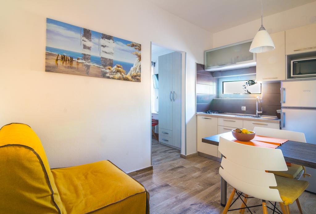 Alison Apartments Premantura Eksteriør billede