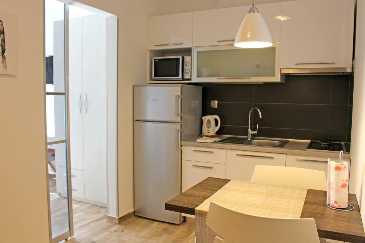 Alison Apartments Premantura Eksteriør billede